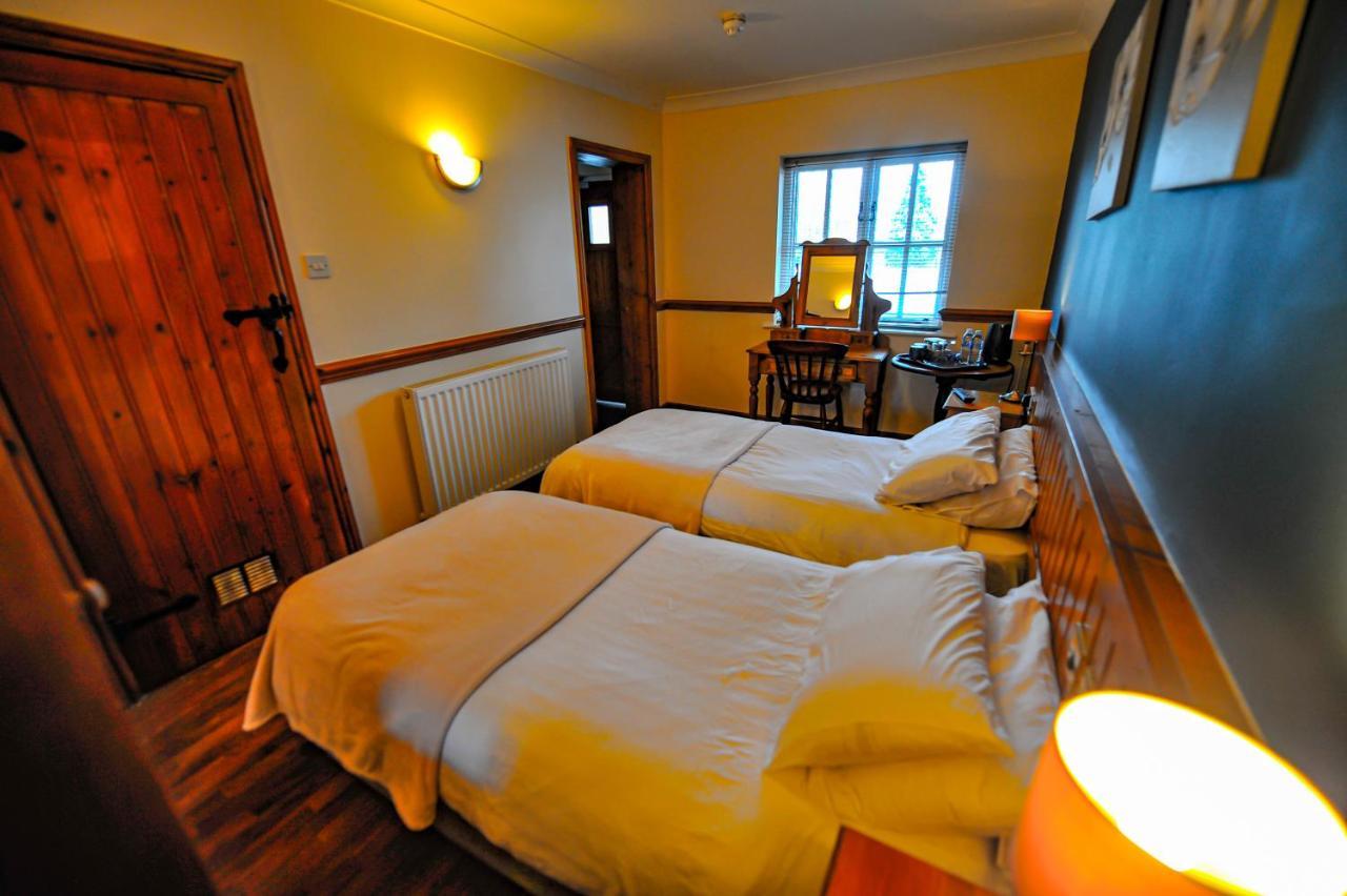 The Coachman Pub, Hartford, Room Only Hartford  Extérieur photo