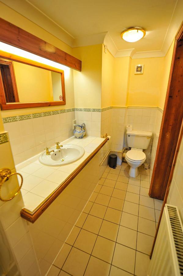 The Coachman Pub, Hartford, Room Only Hartford  Extérieur photo