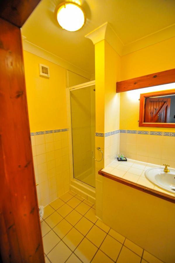 The Coachman Pub, Hartford, Room Only Hartford  Extérieur photo